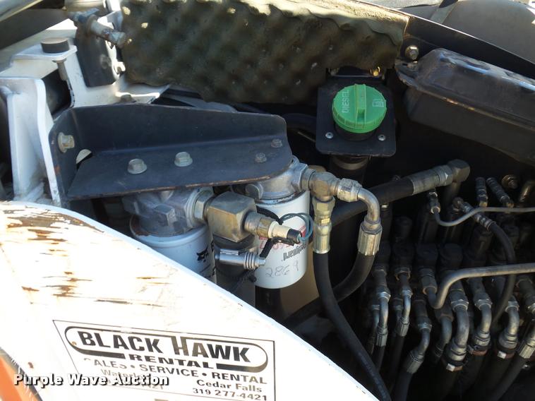 image for item J1602 2001 Bobcat 325 compact excavator