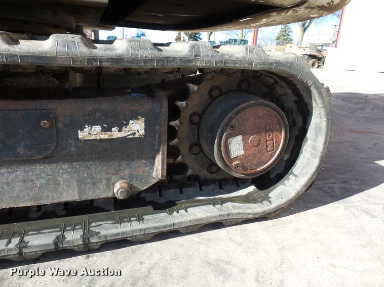 image for item J1602 2001 Bobcat 325 compact excavator