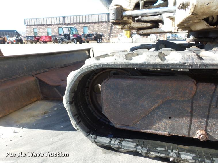 image for item J1602 2001 Bobcat 325 compact excavator