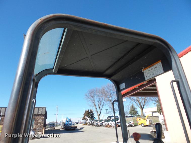 image for item J1602 2001 Bobcat 325 compact excavator