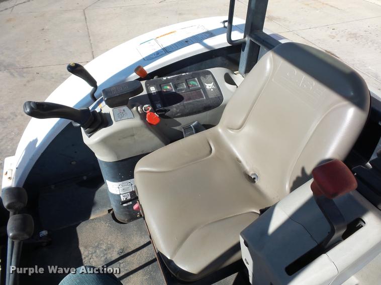 image for item J1602 2001 Bobcat 325 compact excavator