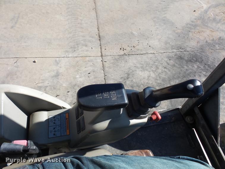 image for item J1602 2001 Bobcat 325 compact excavator