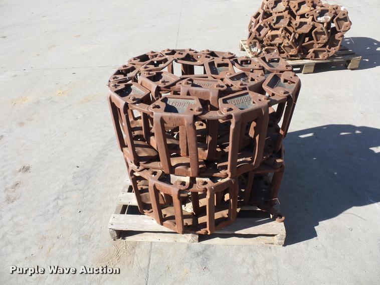 image for item J1604 Grouser steel skid steer tracks