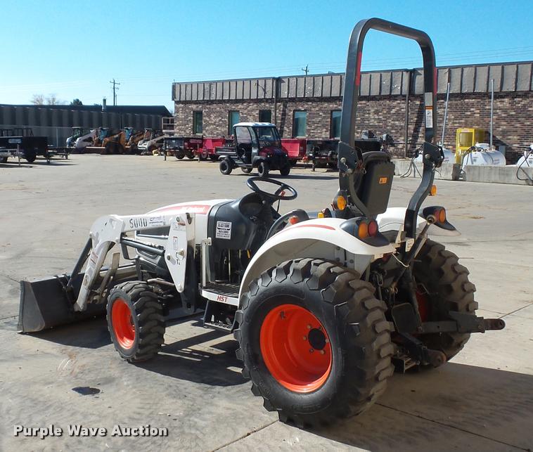 image for item J1605 Bobcat CT225 tractor