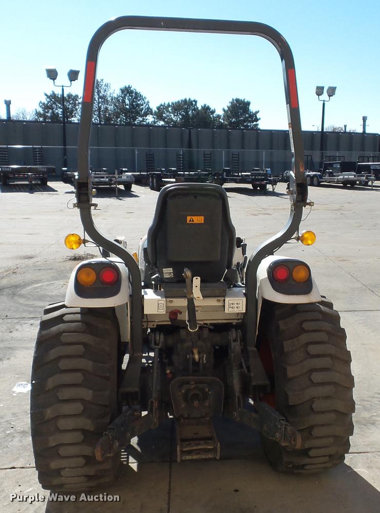 image for item J1605 Bobcat CT225 tractor