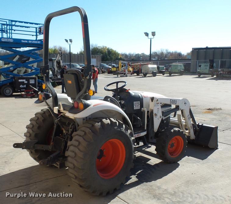 image for item J1605 Bobcat CT225 tractor