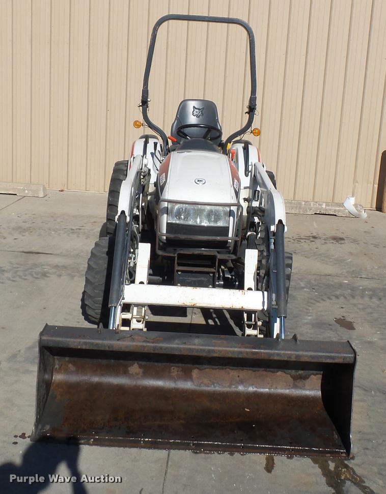 image for item J1605 Bobcat CT225 tractor