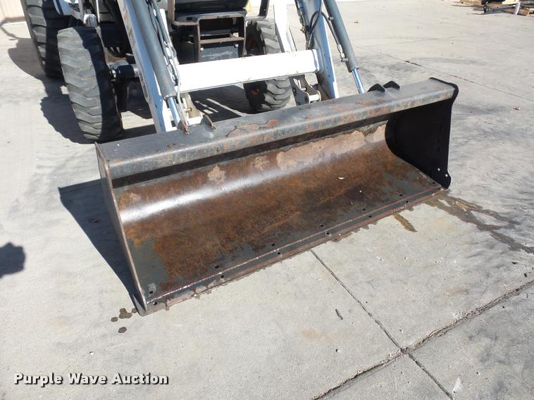 image for item J1605 Bobcat CT225 tractor