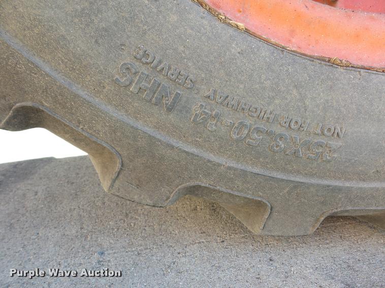 image for item J1605 Bobcat CT225 tractor