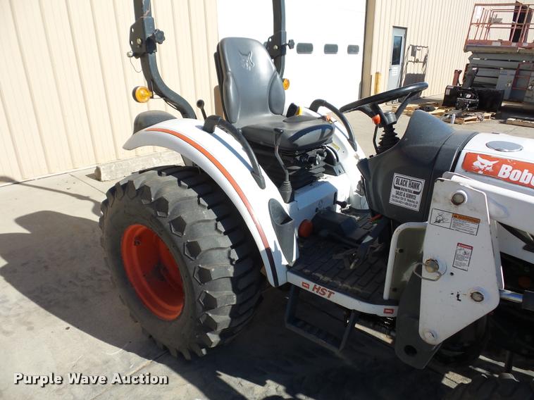 image for item J1605 Bobcat CT225 tractor
