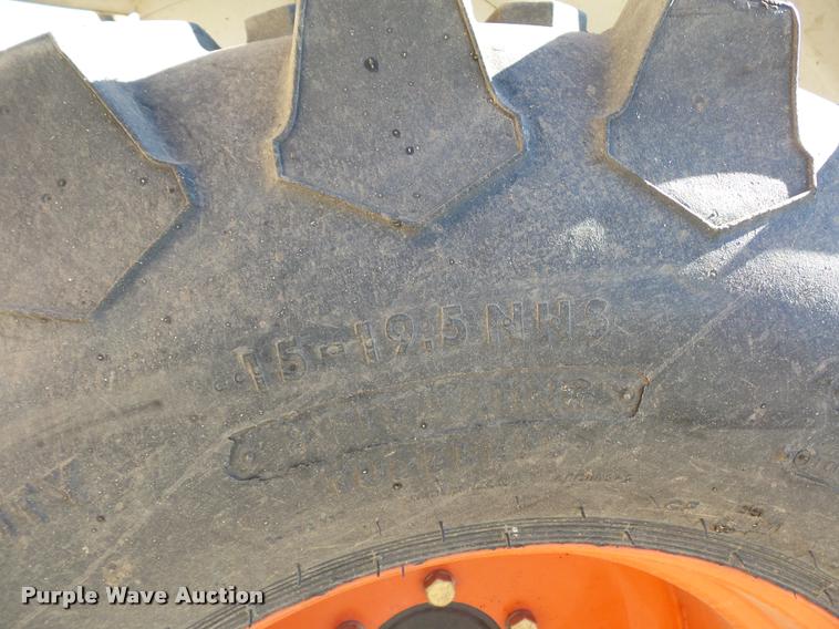 image for item J1605 Bobcat CT225 tractor