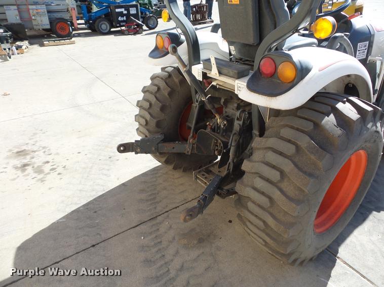 image for item J1605 Bobcat CT225 tractor