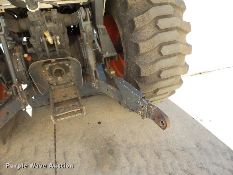 image for item J1605 Bobcat CT225 tractor