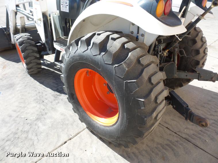 image for item J1605 Bobcat CT225 tractor
