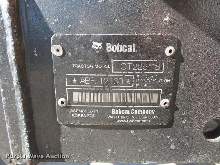 image for item J1605 Bobcat CT225 tractor