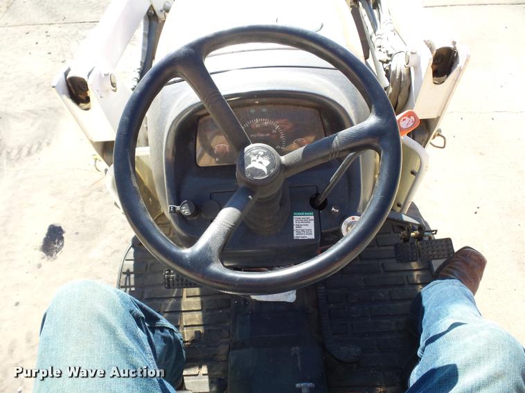 image for item J1605 Bobcat CT225 tractor