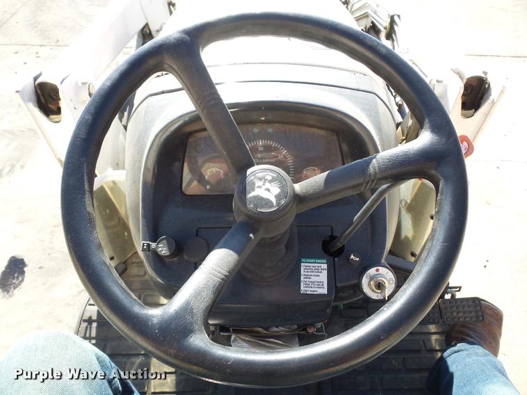 image for item J1605 Bobcat CT225 tractor