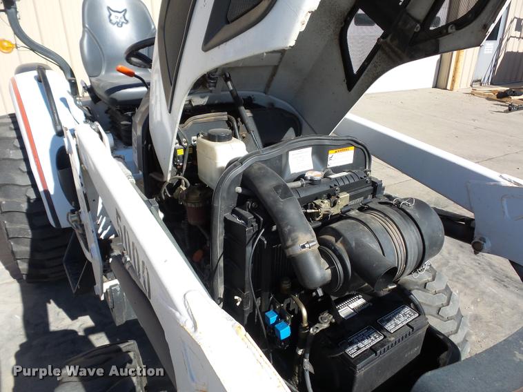 image for item J1605 Bobcat CT225 tractor