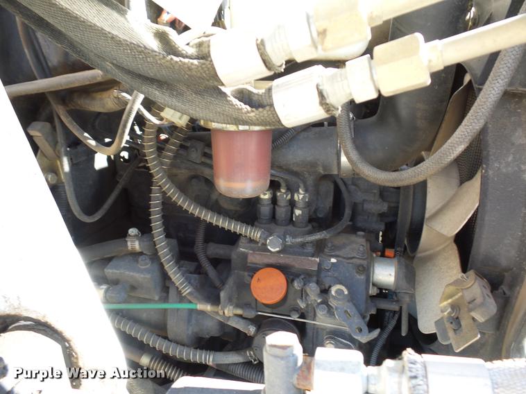 image for item J1605 Bobcat CT225 tractor