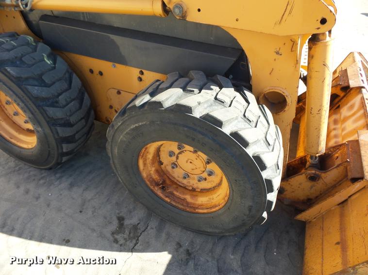 image for item J1608 2007 Case 440 skid steer