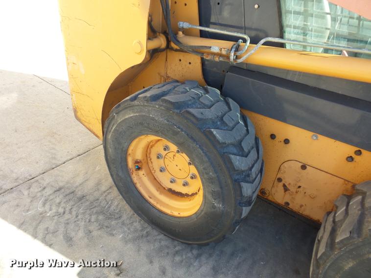 image for item J1608 2007 Case 440 skid steer