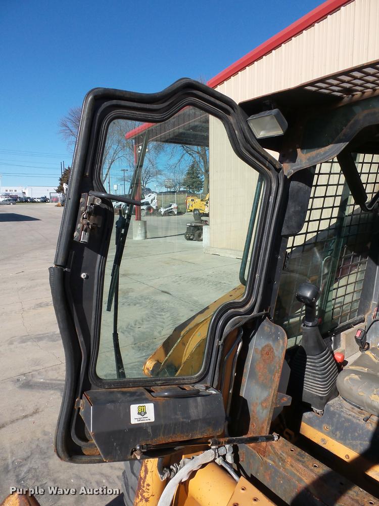 image for item J1608 2007 Case 440 skid steer