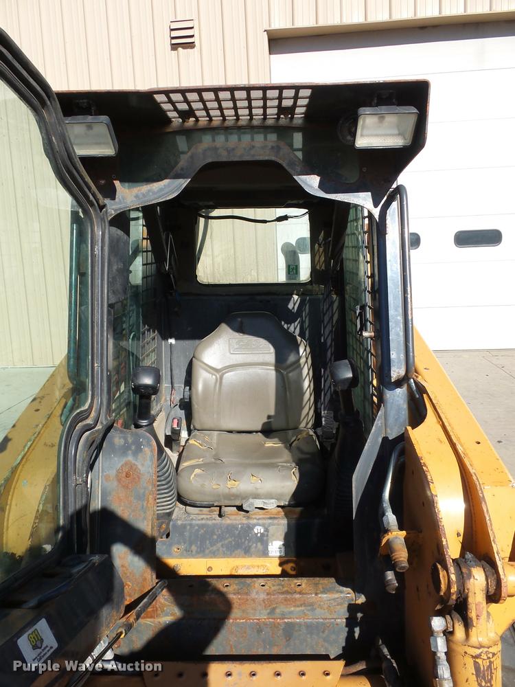 image for item J1608 2007 Case 440 skid steer