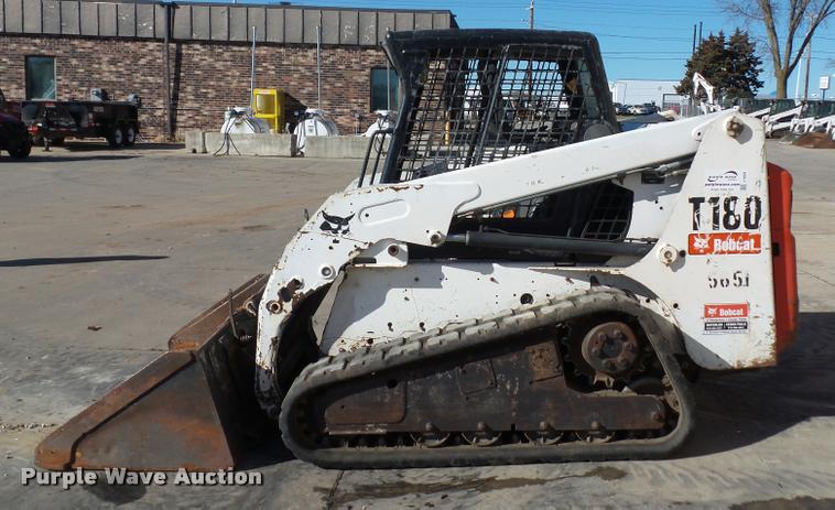 image for item J1609 2006 Bobcat T180 skid steer