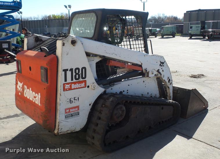image for item J1609 2006 Bobcat T180 skid steer
