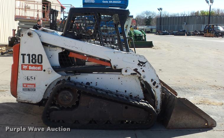 image for item J1609 2006 Bobcat T180 skid steer