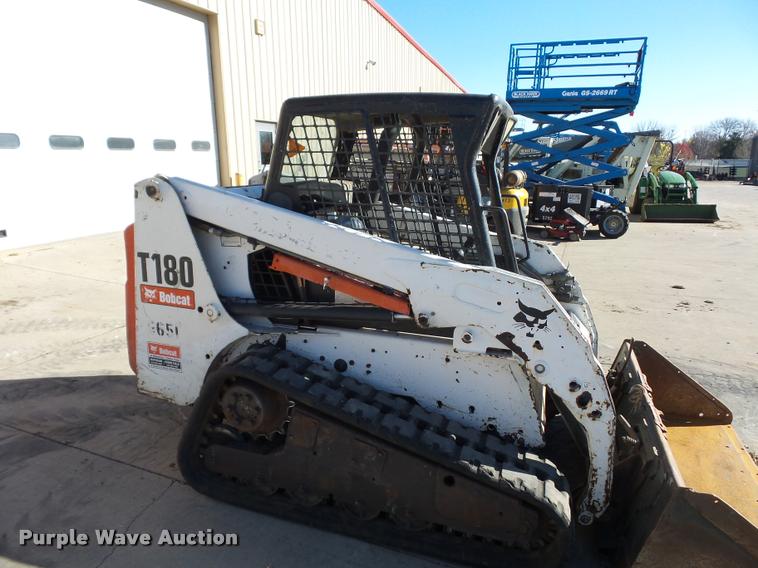image for item J1609 2006 Bobcat T180 skid steer