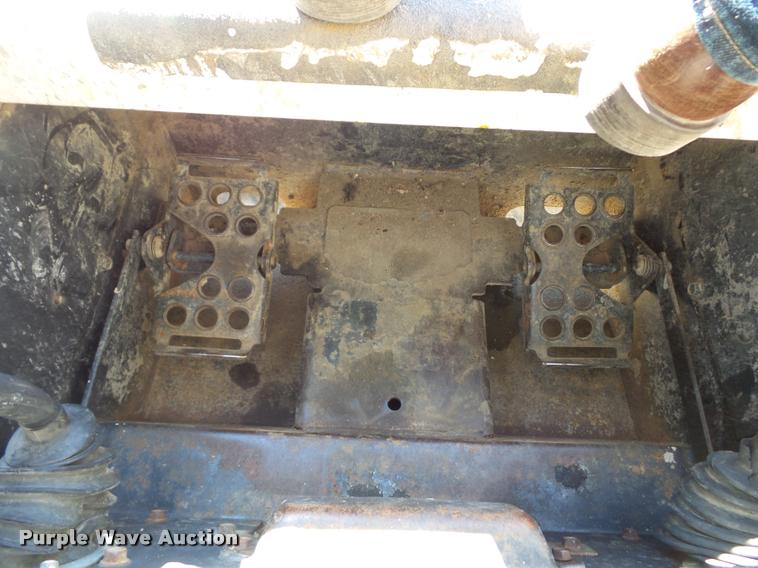 image for item J1609 2006 Bobcat T180 skid steer