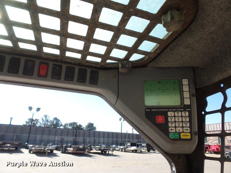 image for item J1609 2006 Bobcat T180 skid steer