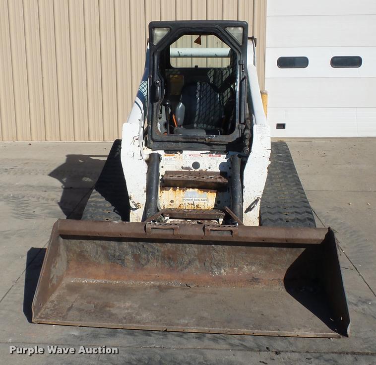 image for item J1610 2006 Bobcat T300 skid steer