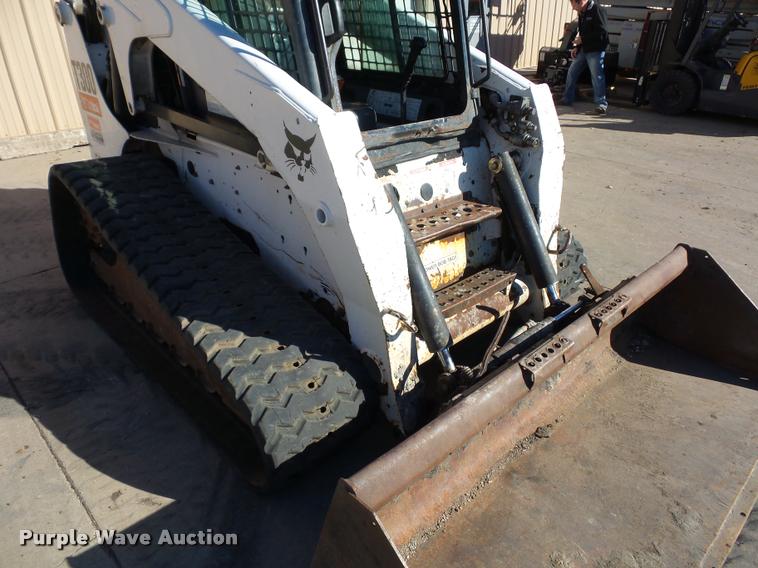 image for item J1610 2006 Bobcat T300 skid steer