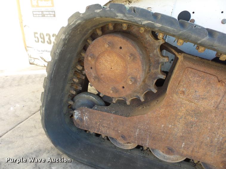 image for item J1610 2006 Bobcat T300 skid steer