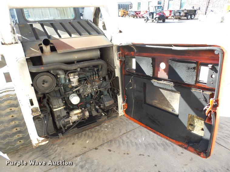 image for item J1610 2006 Bobcat T300 skid steer