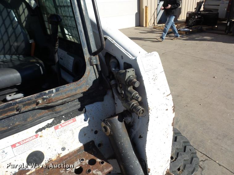 image for item J1610 2006 Bobcat T300 skid steer