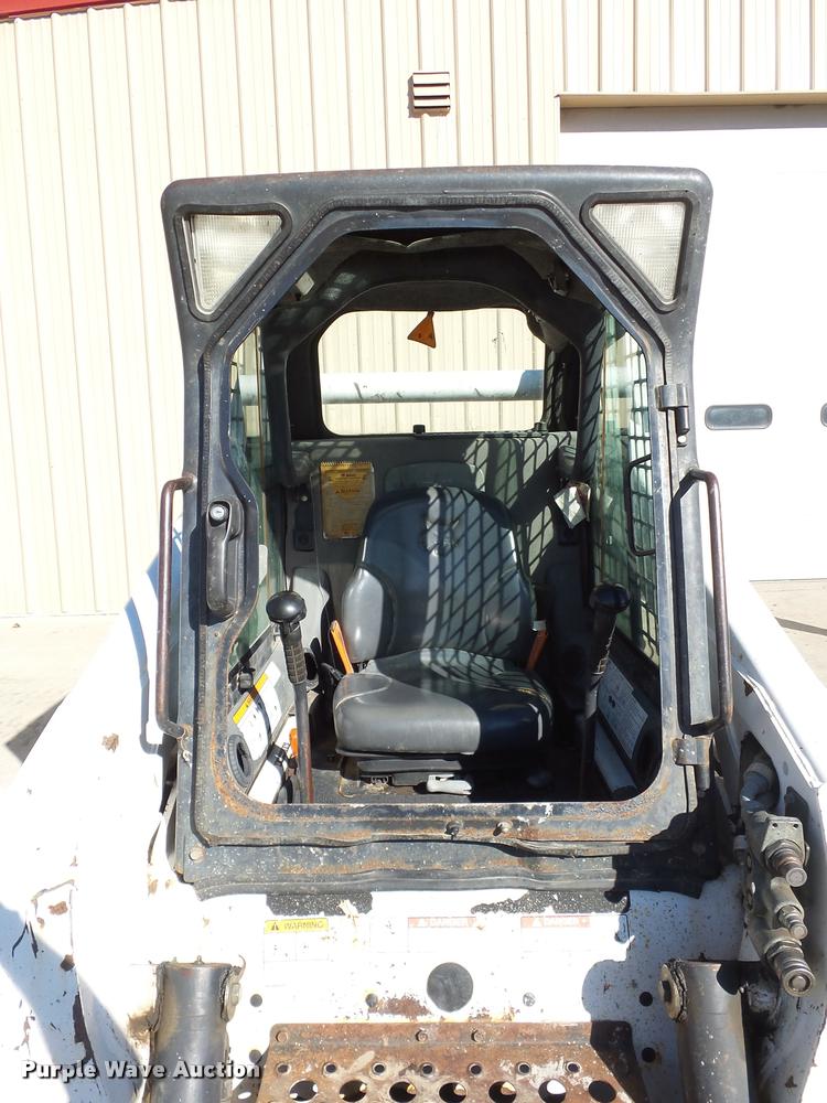image for item J1610 2006 Bobcat T300 skid steer