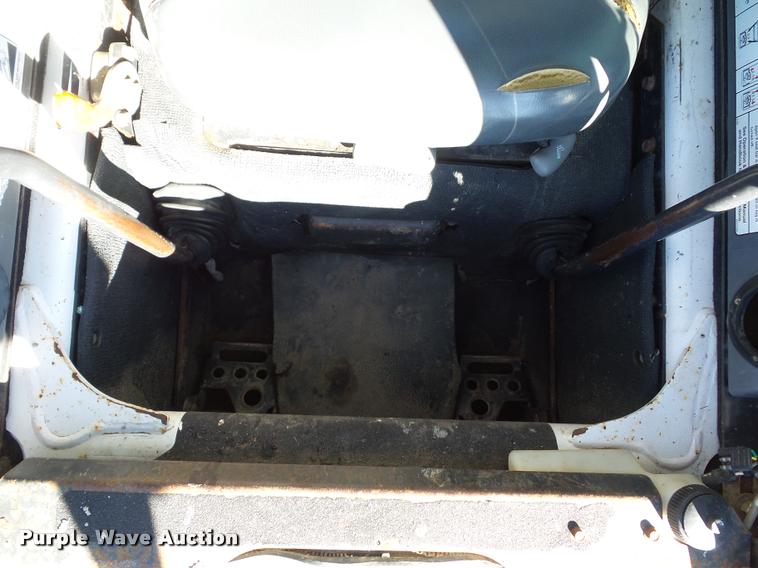image for item J1610 2006 Bobcat T300 skid steer