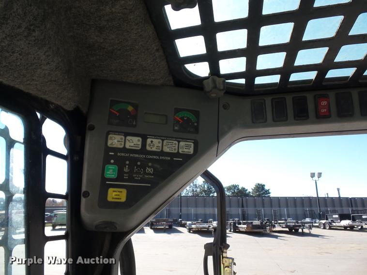 image for item J1610 2006 Bobcat T300 skid steer