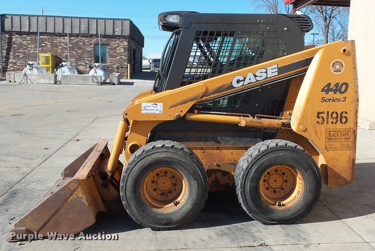 image for item J1611 2010 Case 440 Series 3 skid steer