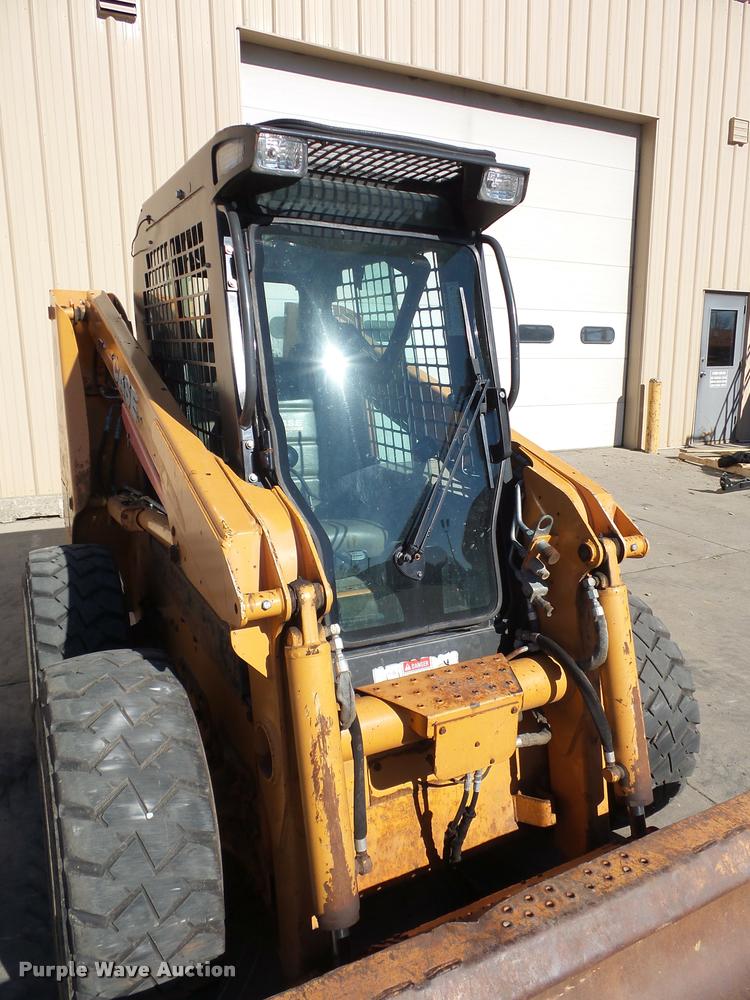 image for item J1611 2010 Case 440 Series 3 skid steer