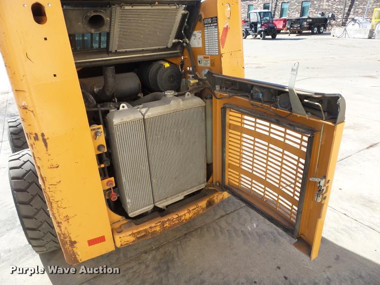 image for item J1611 2010 Case 440 Series 3 skid steer