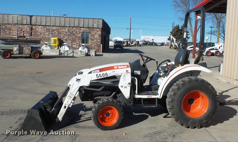 image for item J1614 Bobcat CT235 MFWD tractor
