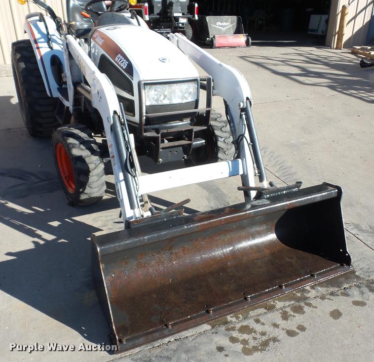 image for item J1614 Bobcat CT235 MFWD tractor