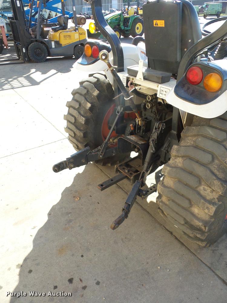 image for item J1614 Bobcat CT235 MFWD tractor