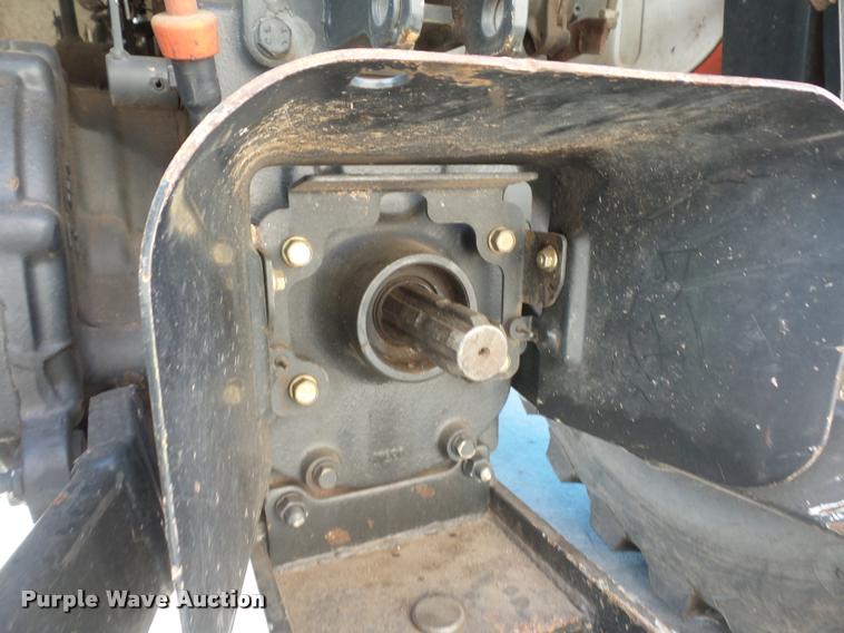 image for item J1614 Bobcat CT235 MFWD tractor