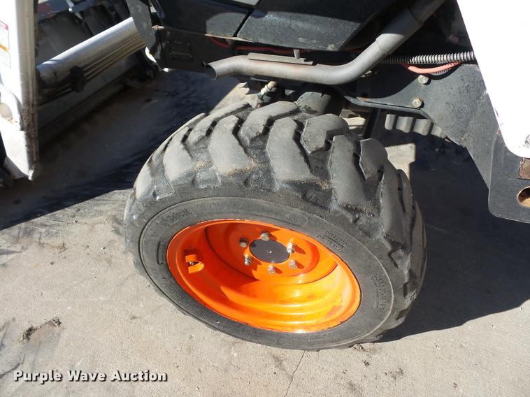 image for item J1614 Bobcat CT235 MFWD tractor