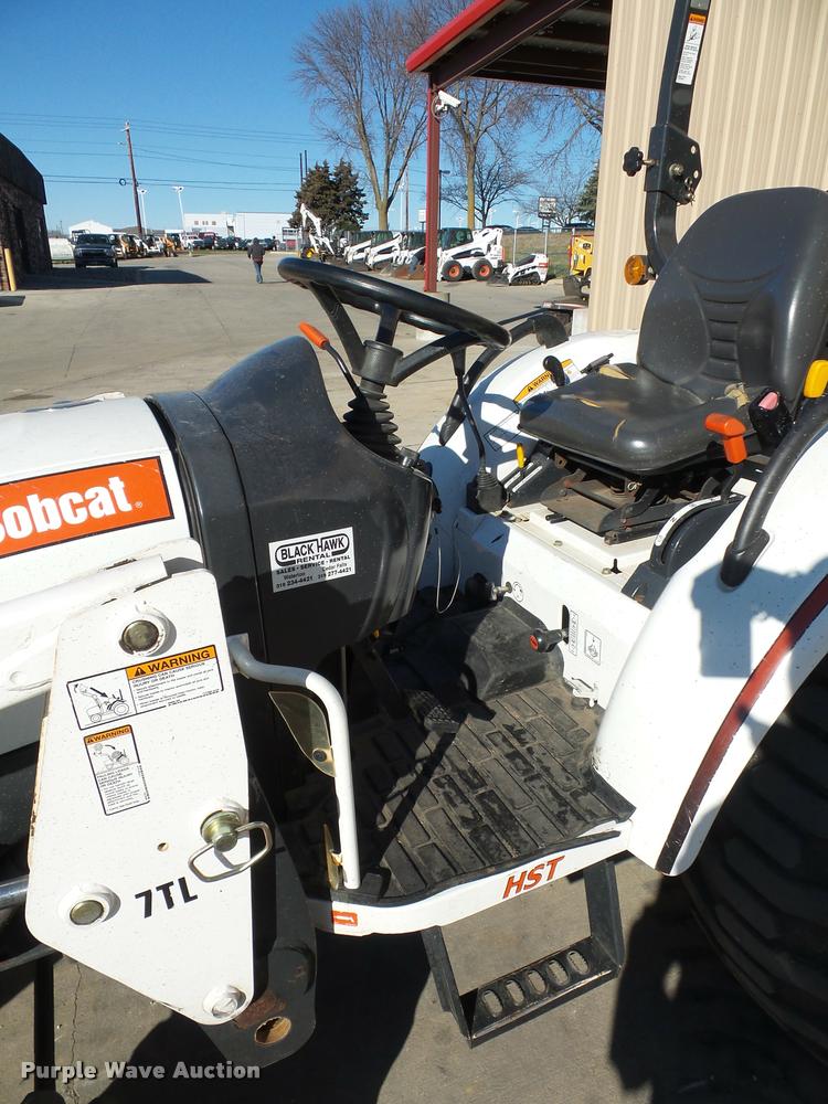 image for item J1614 Bobcat CT235 MFWD tractor